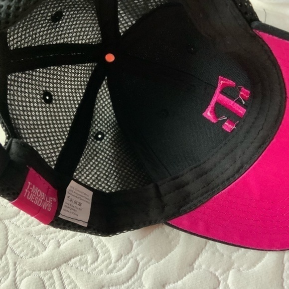 T MOBILE Unisex Hat Cool looking - Picture 4 of 6